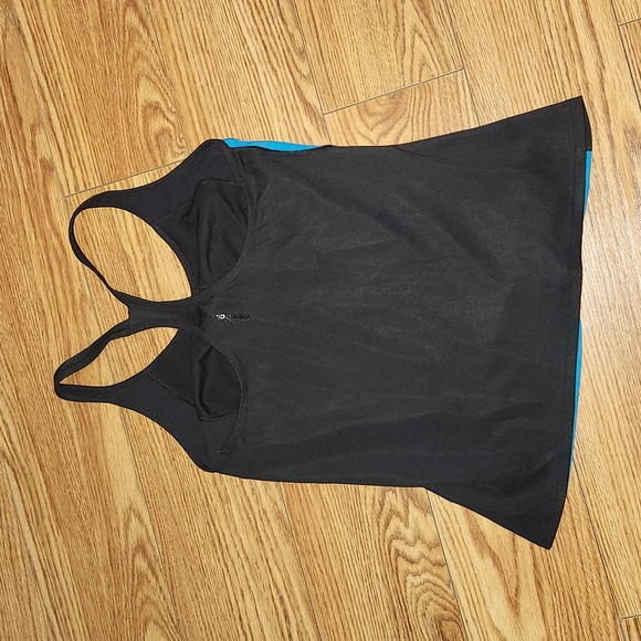 New balance woman tank size medium - Picture 2 of 5